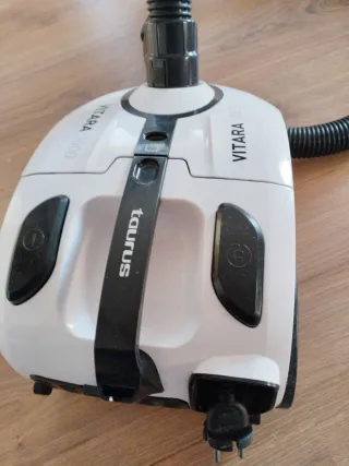 Aspiradora Taurus Vitara 3000, sin accesorios,