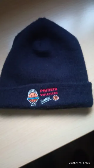 Gorro de lana azul marino con logo