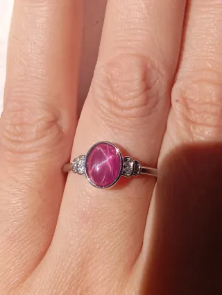 Anillo Rubí Estrella UV Alpaca bañanada en Plata