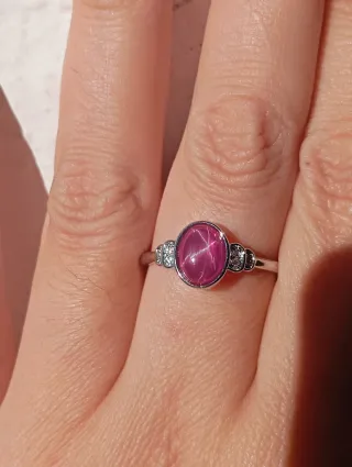 Anillo Rubí Estrella UV Alpaca bañanada en Plata