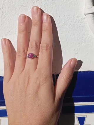 Anillo Rubí Estrella UV Alpaca bañanada en Plata