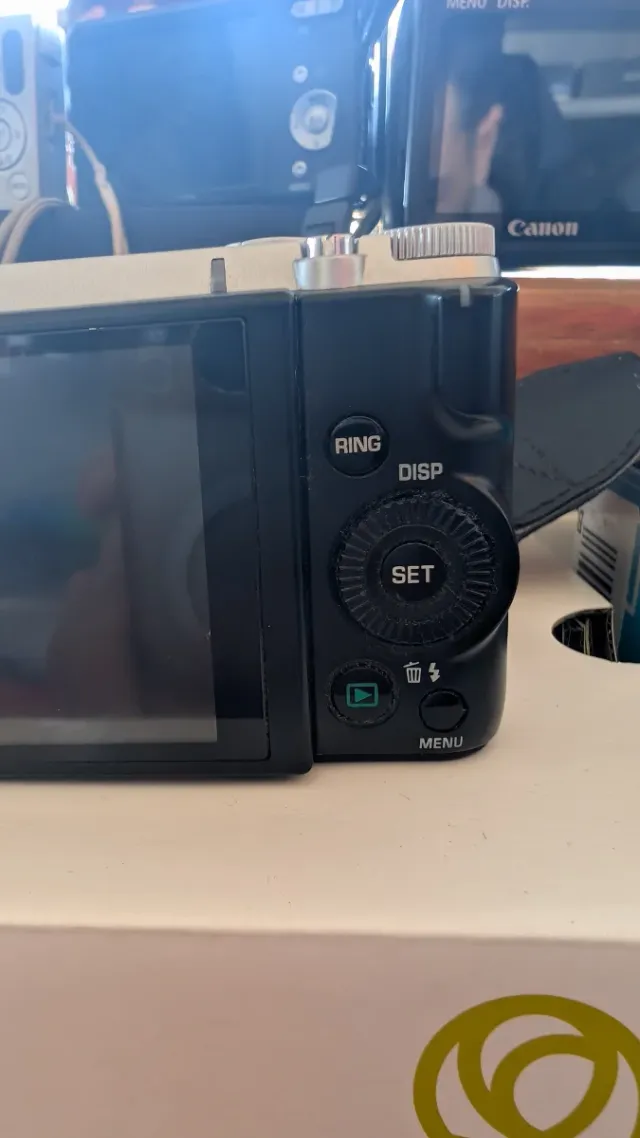 Cámara Casio Exilim EX-ZR10000 Negra/Plateada leer