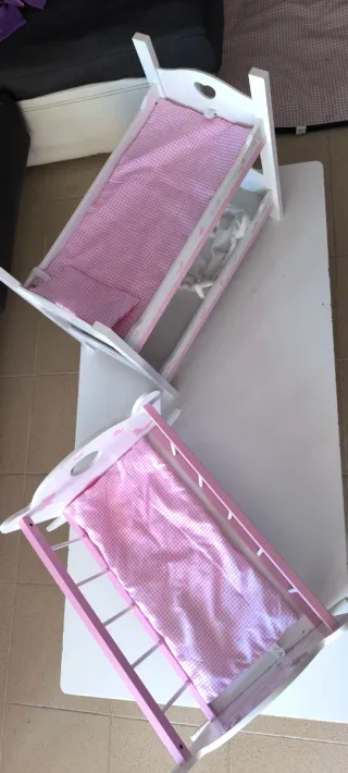 Litera de madera para muñecas