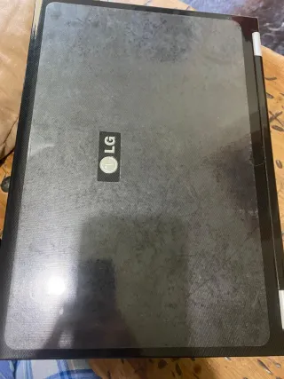 Portátil LG Plata y Blanco