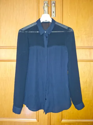 Camisa Bershka negra transparencias