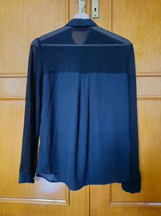 Camisa Bershka negra transparencias