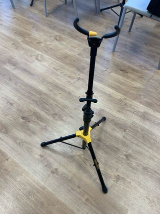 Soporte Saxo Alto/Tenor Hércules DS730B