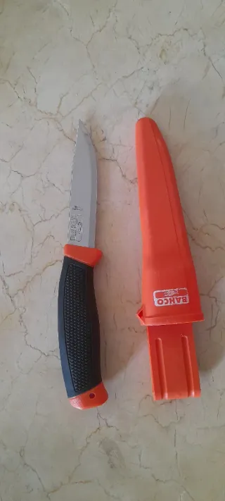 Cuchillo Bahco con funda