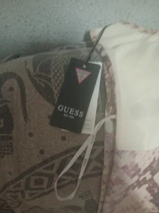 Vestido Guess estampado serpiente