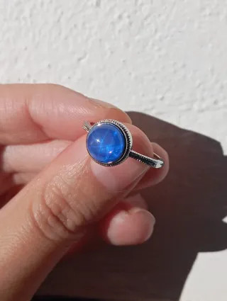 Anillo Zafiro reactivo a UV Alpaca bañanada plata