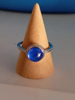 Anillo Zafiro reactivo a UV Alpaca bañanada plata