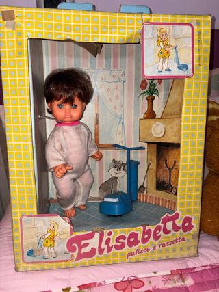 Bambola Elisabetta pulisce e rassetta EFFE FRANCA