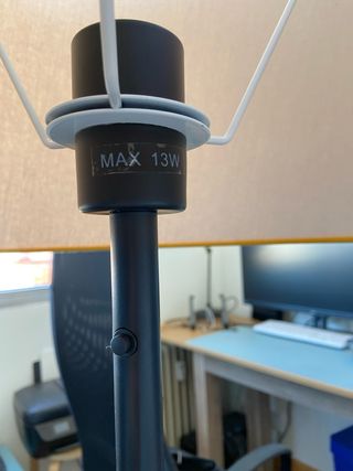 Lámpara de pie IKEA negra-mostaza 130-150 cm