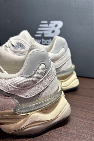 New Balance 9060 Talla 42