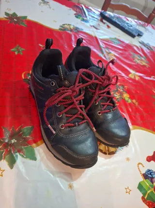 Zapatillas Columbia Mujer Negras y Rojas