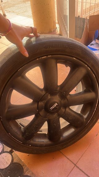 Llantas 17” MINI Originales con Neumáticos Hankook