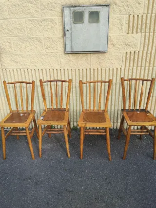 Sillas de madera antiguas