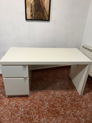 2 UNIDADES DE ESCRITORIOS IKEA MALM BLANCOS