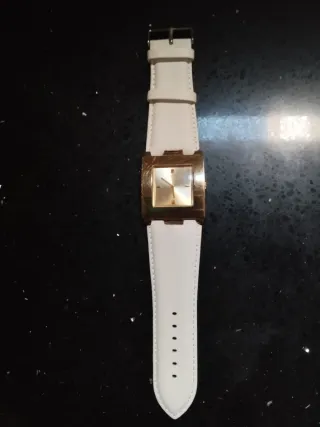 Reloj Guess Mujer Dorado y Blanco