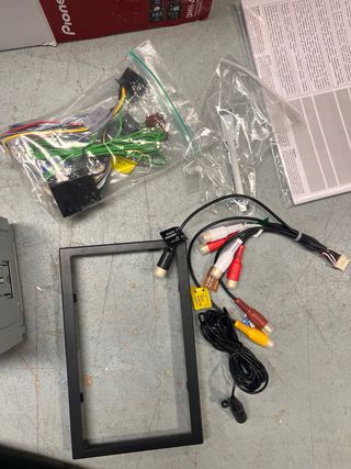 Pioneer DMH-A240BT Multimedia Receiver