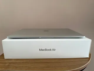 MacBook Air M1 (2021) Plata IMPECABLE!!
