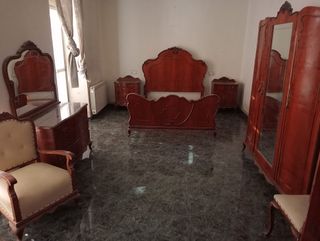 Dormitorio completo madera oscura