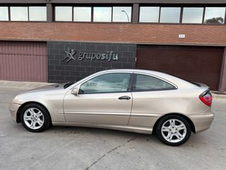Mercedes-Benz Clase C 2003
