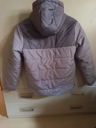 Chaqueta de niña deportiva gris y morada