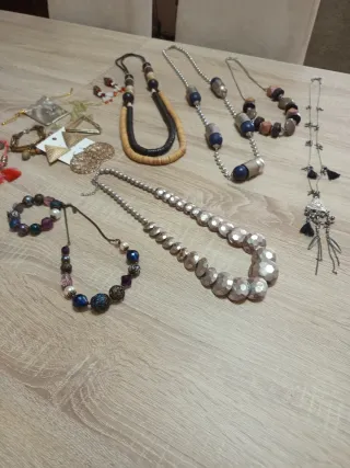 Lote Bisutería: Collares, Pulseras y Pendientes