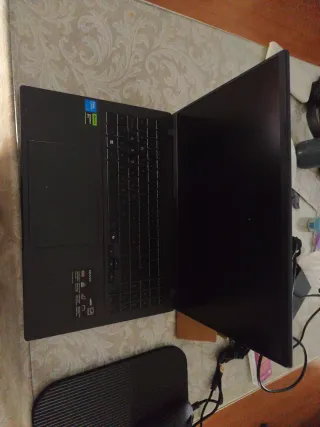 Portátil ASUS V16 (V3607) Negro