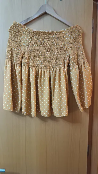 Camisa hombros descubiertos M