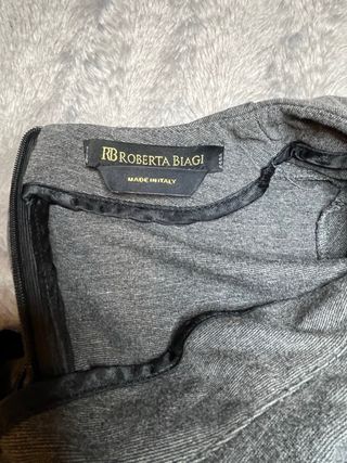 Traje Roberta Biagi gris elegante