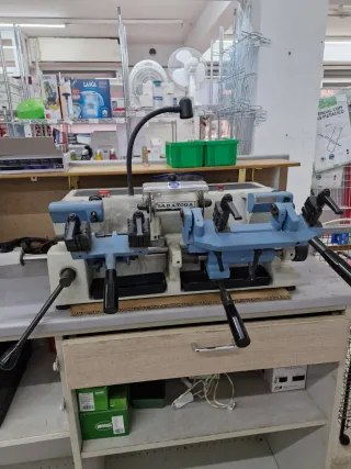 2 Máquinas Duplicadoras de Llaves JMA