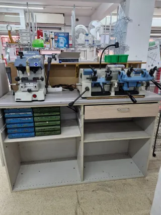 2 Máquinas Duplicadoras de Llaves JMA