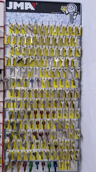 2 Máquinas Duplicadoras de Llaves JMA