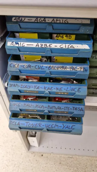 2 Máquinas Duplicadoras de Llaves JMA