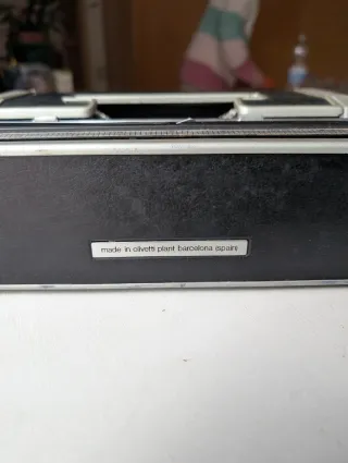 Máquina de escribir Olivetti Lettera DL