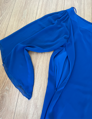 Vestido fiesta corto asimétrico azul