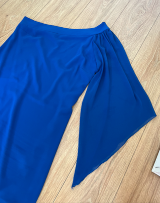 Vestido fiesta corto asimétrico azul