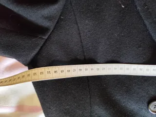 Elegante abrigo recto negro