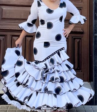 Traje de Flamenca Lunares Blanco y Negro T404244