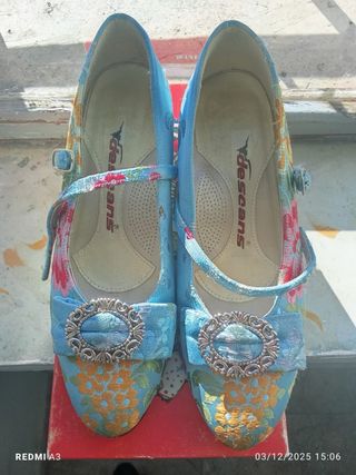 Corpiño fallera azul y zapatos talla 37