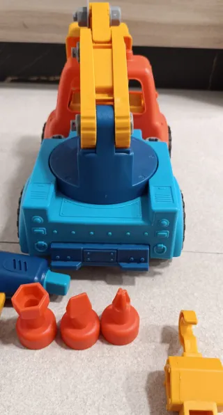 Grúa de juguete desmontable