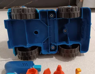 Grúa de juguete desmontable