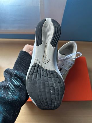 Zapatillas Nike Running Blancas y Negras