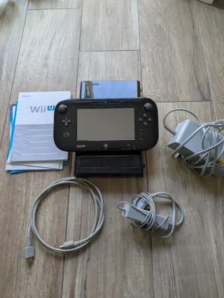 console Nintendo Wii U 32GB nera con cavi