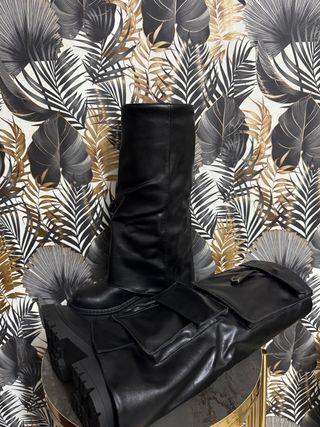 Stivali neri con tasche