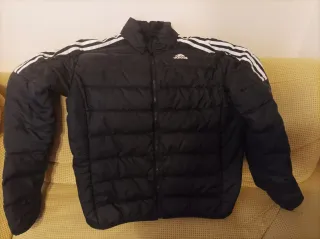 Abrigo Adidas Negro con Rayas Blancas