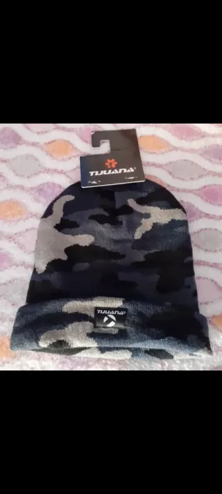 Gorro de invierno camuflaje a estrenar.