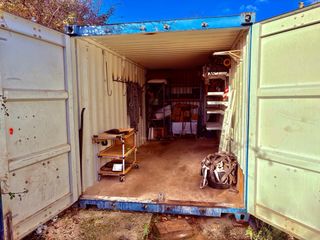 Contenedor marítimo 20’ con estanterías